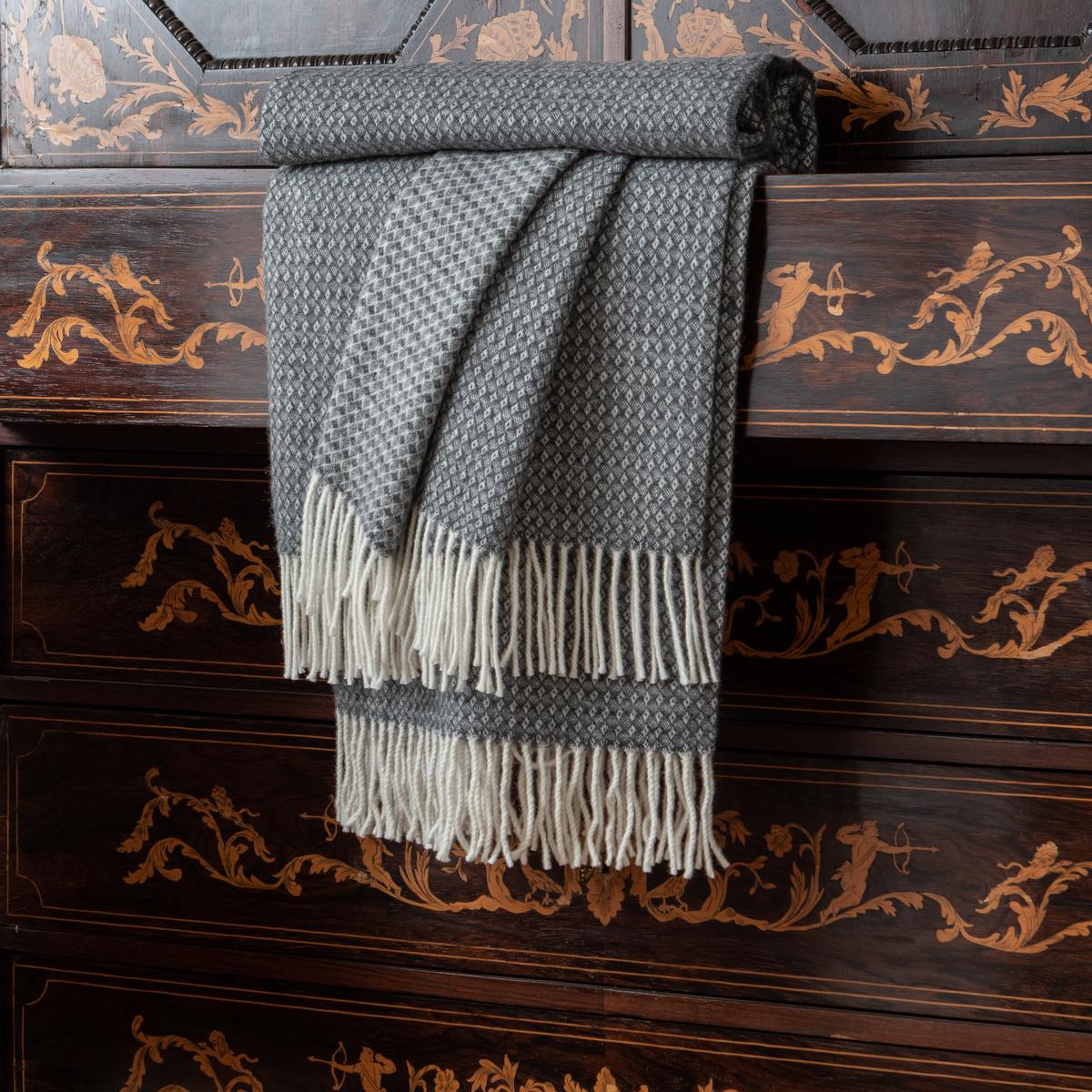 Fara Throw400 – Coperta in Lana Riciclata