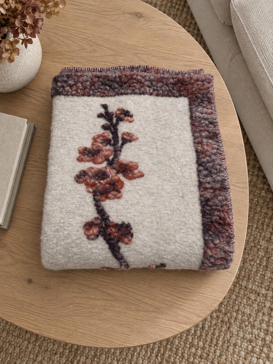 Peach · Grigio e Bordeaux — Piegato dall’alto catalogo